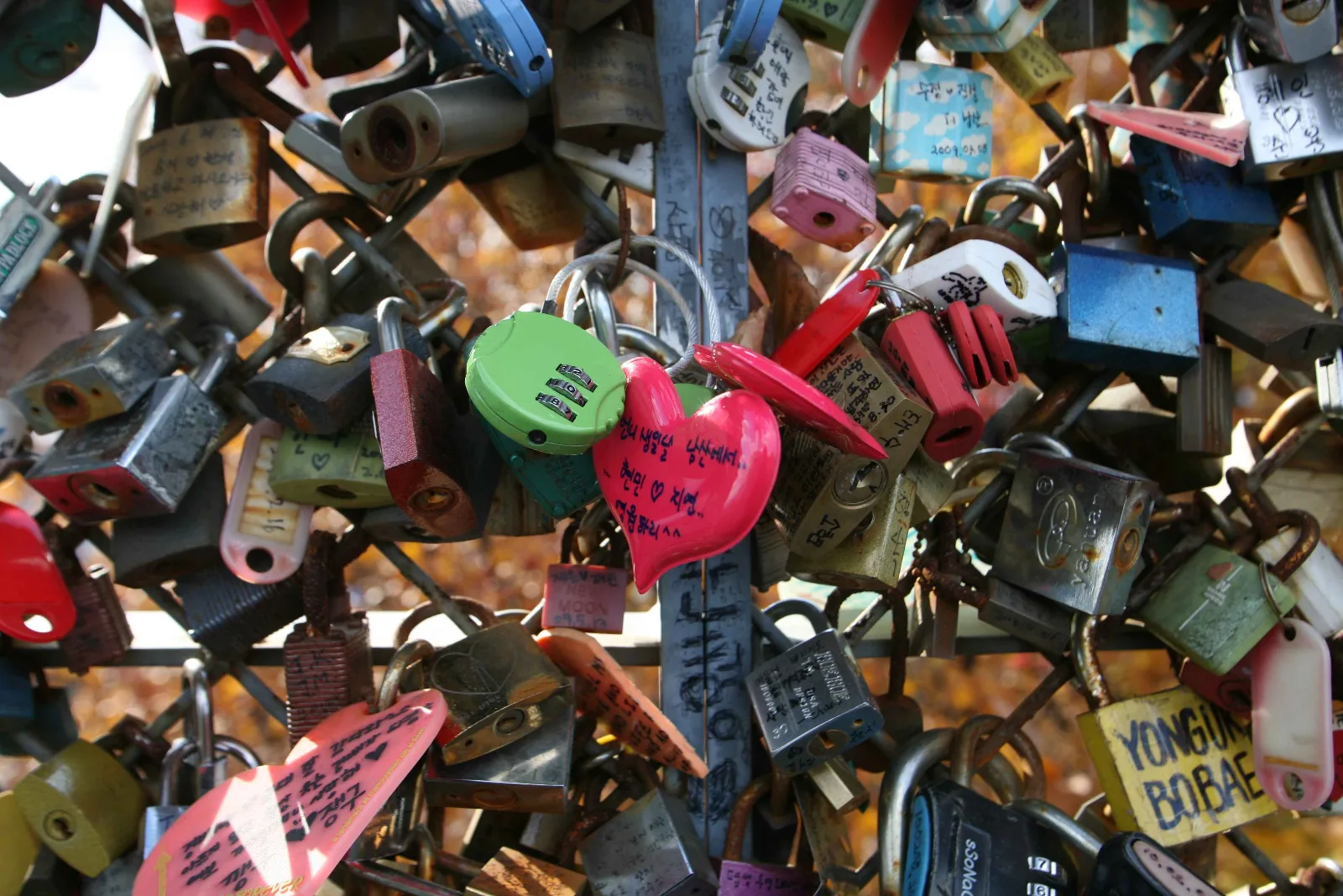 “Sseom” (썸): Somewhere Between Friends and Dating