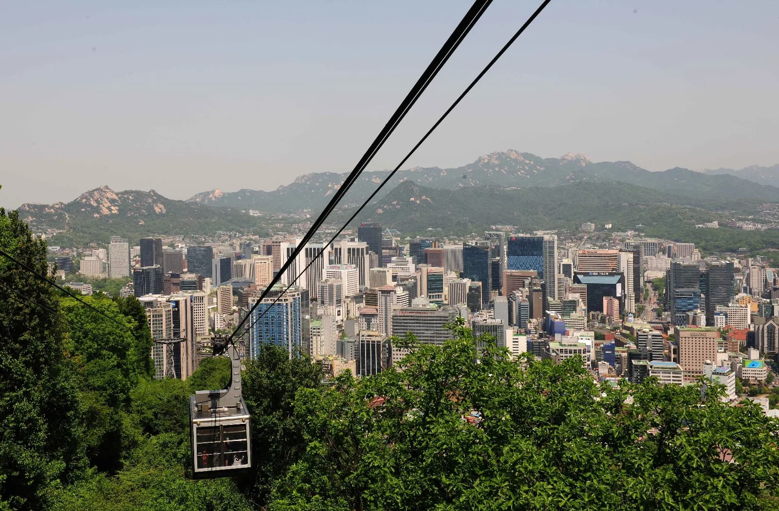 N Seoul Tower (남산타워): should you walk, take the cable car, or the bus?