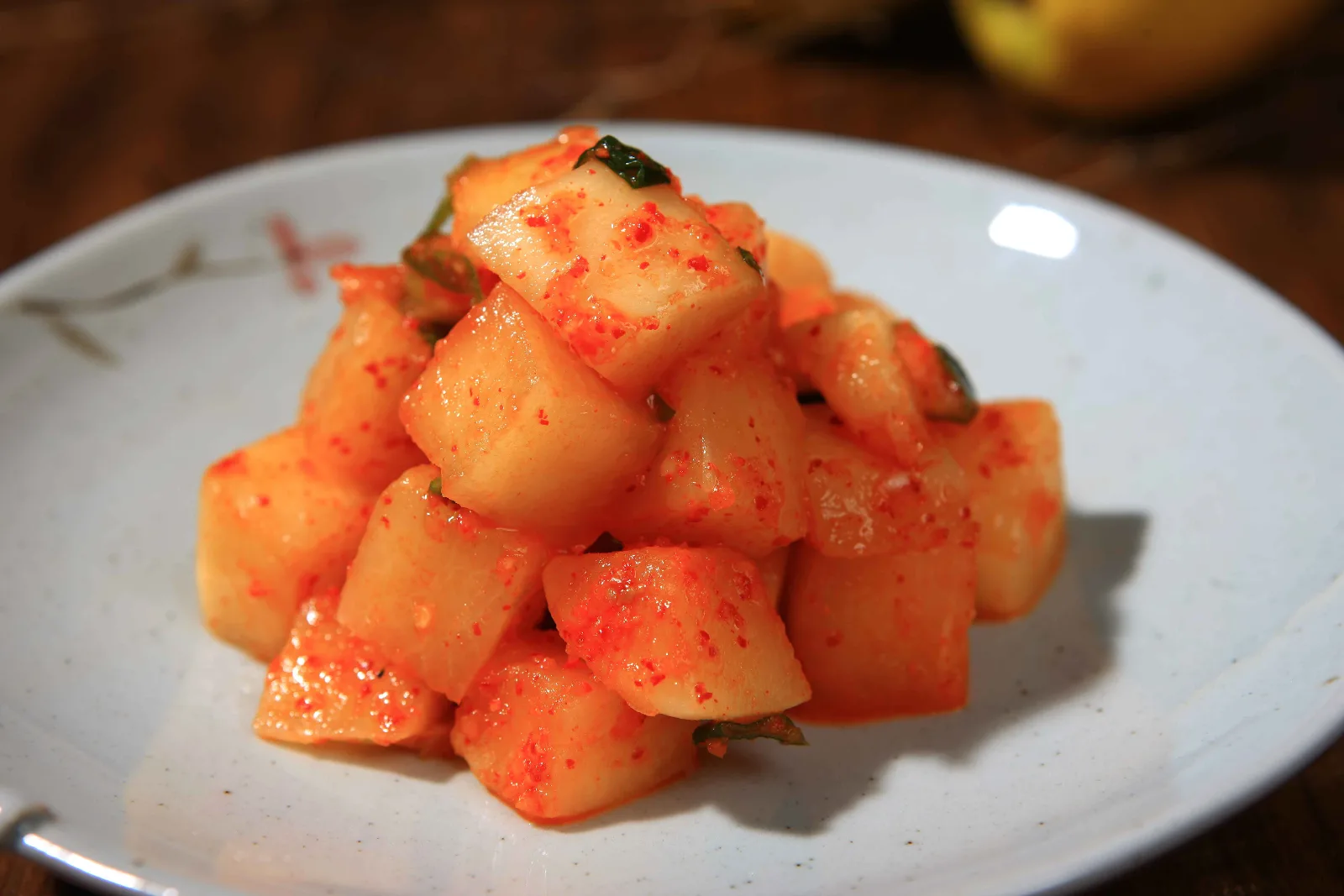 깍두기, 국물 음식과 함께 먹는 김치